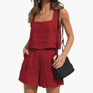 Damset med croppad topp och shorts