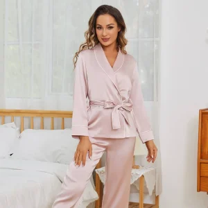 Silk Robe och Pyjamas Set för kvinnor Tvådelade silke nattkläder